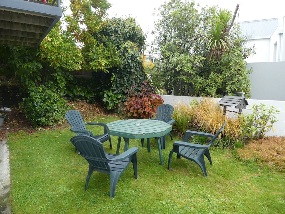 Caples Court 38/50