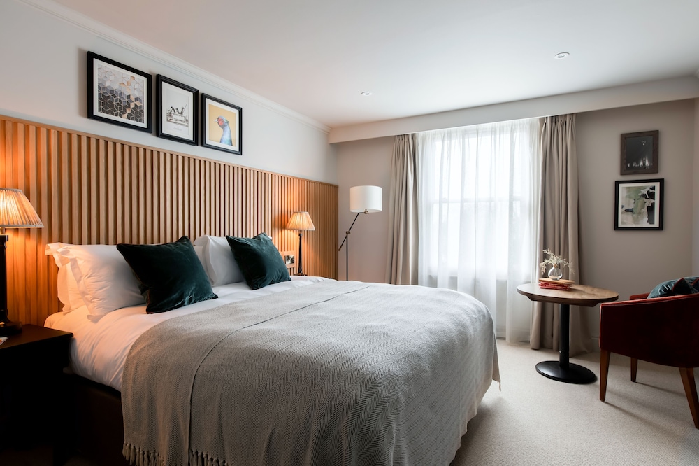 The Park Hotel Park Road 6/37