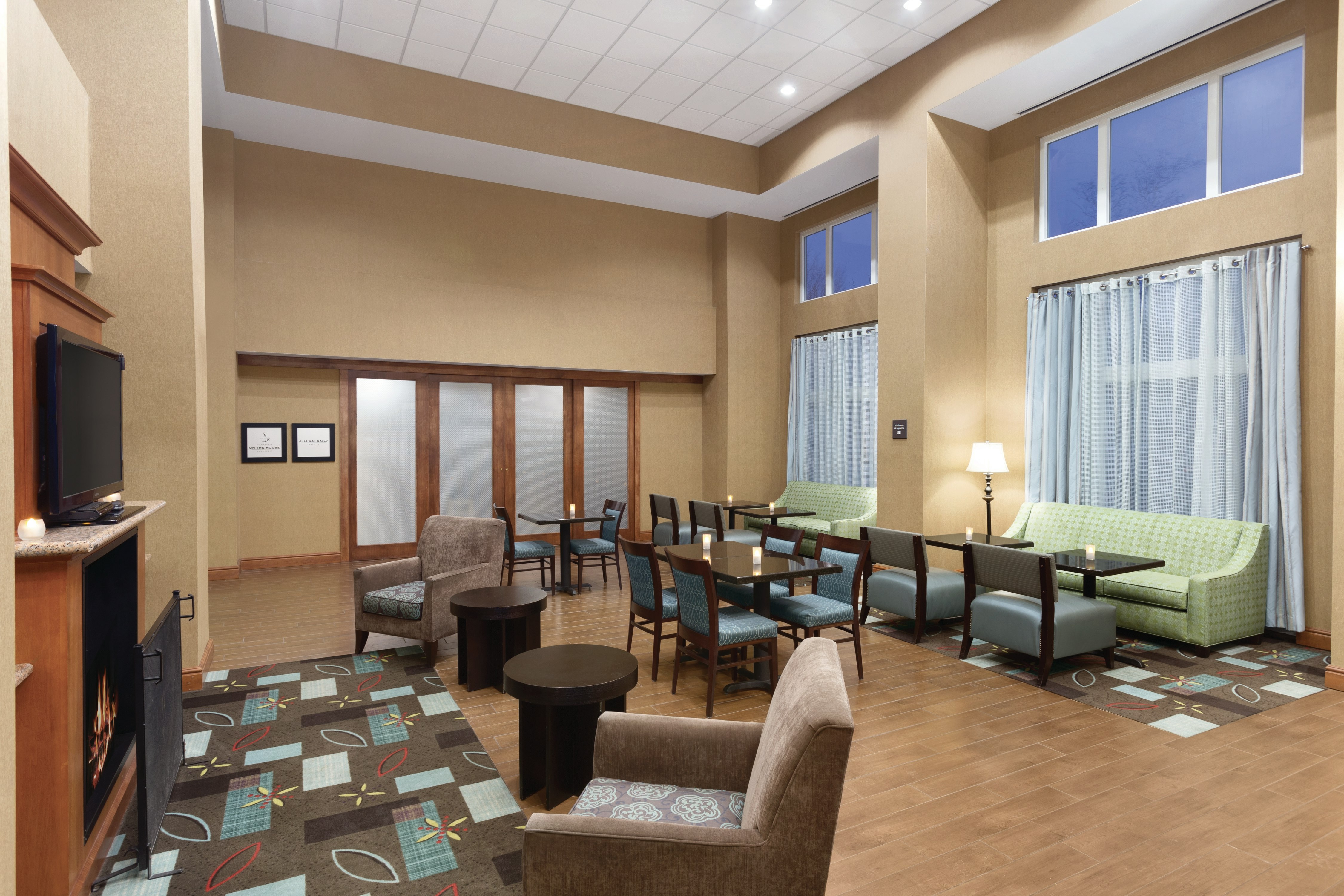 Hampton Inn & Suites Greenfield 16/29