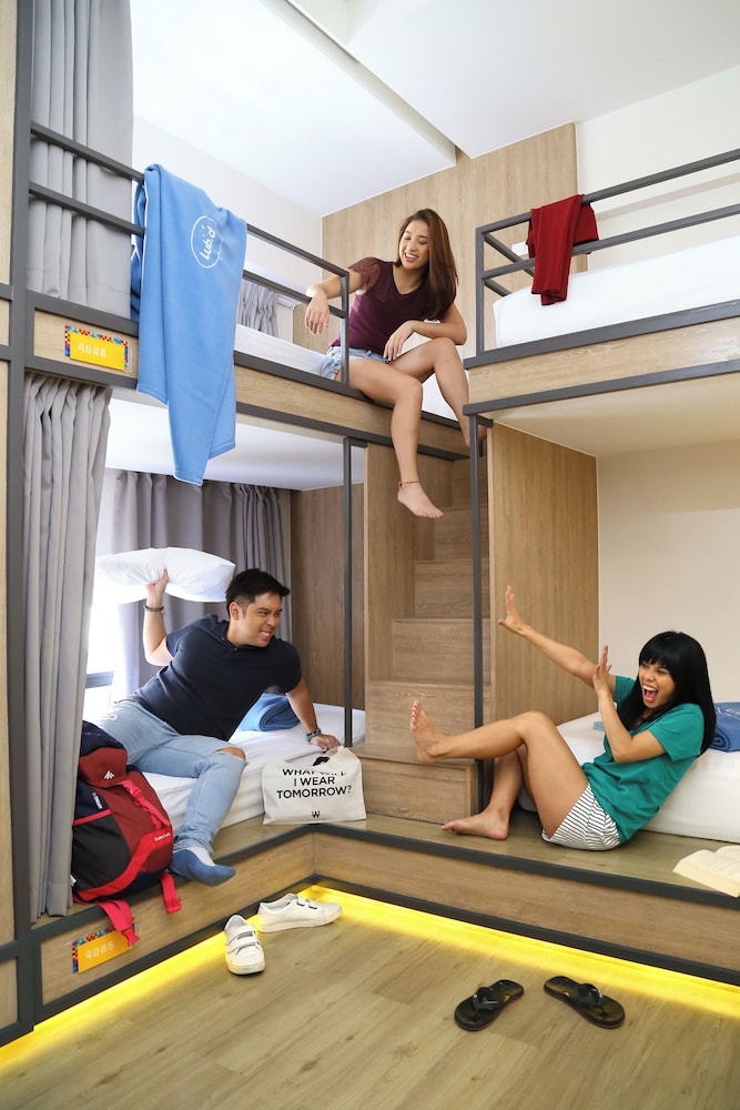Lub d Manila Makati 46/72