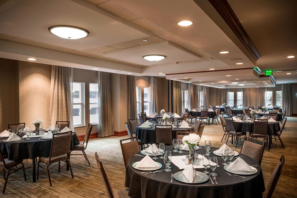 Courtyard by Marriott Norfolk Downtown 34/44