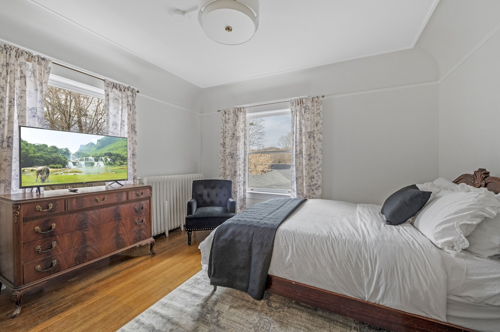 Hartness House Inn 8/50