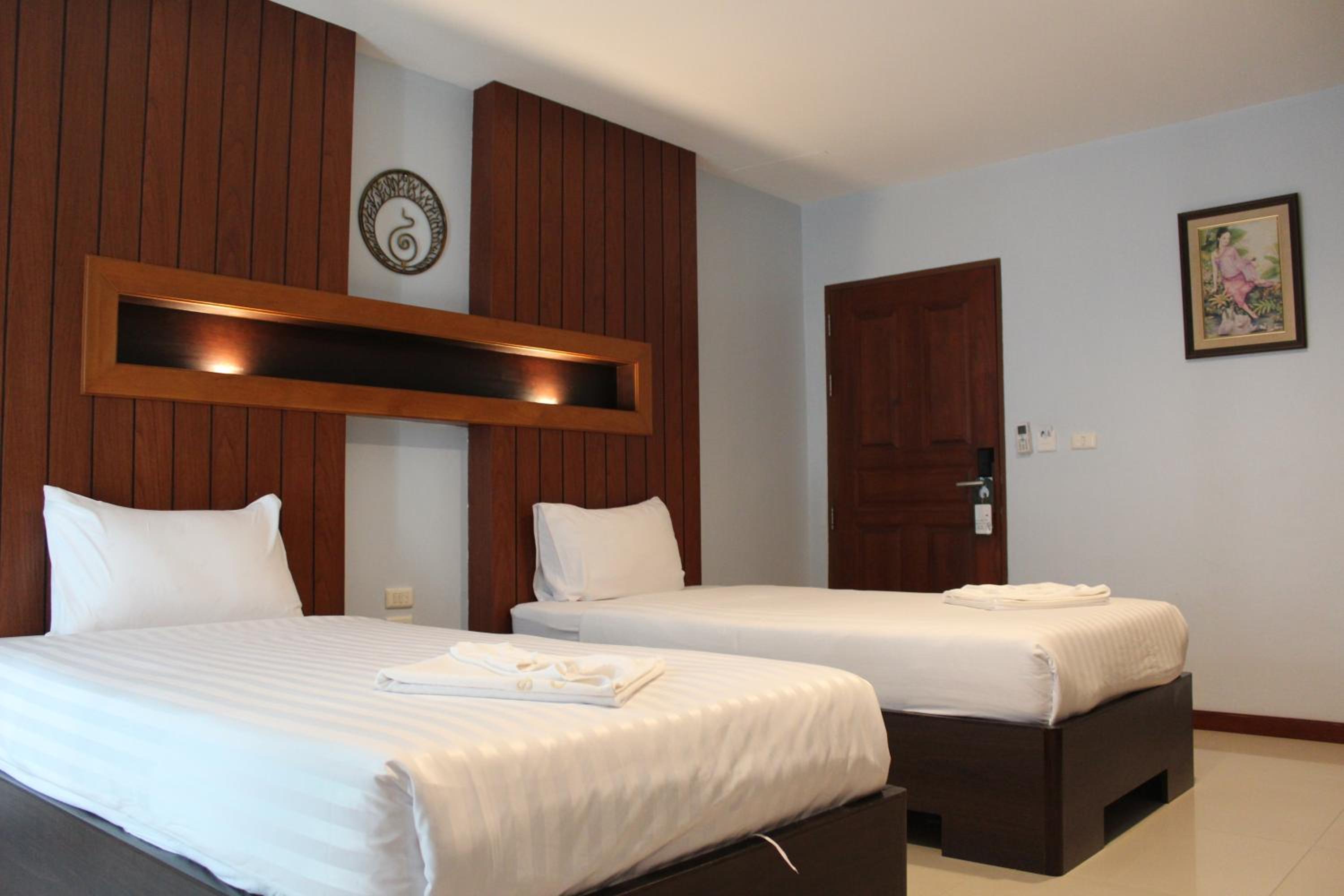 Cokoon Deva Patong Hotel 16/38