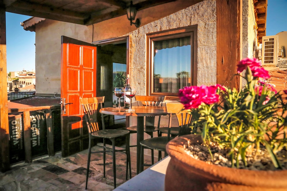 Larissa Cave Hotel 32/50