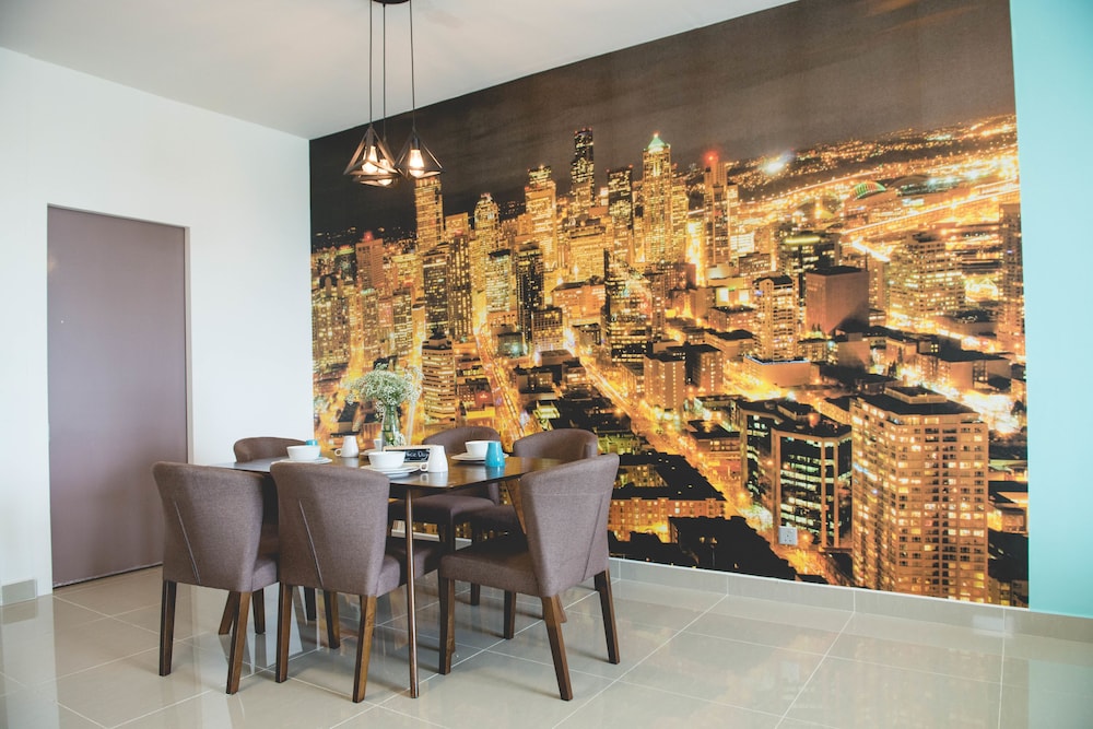 One Amerin Mall & Suites 25/50
