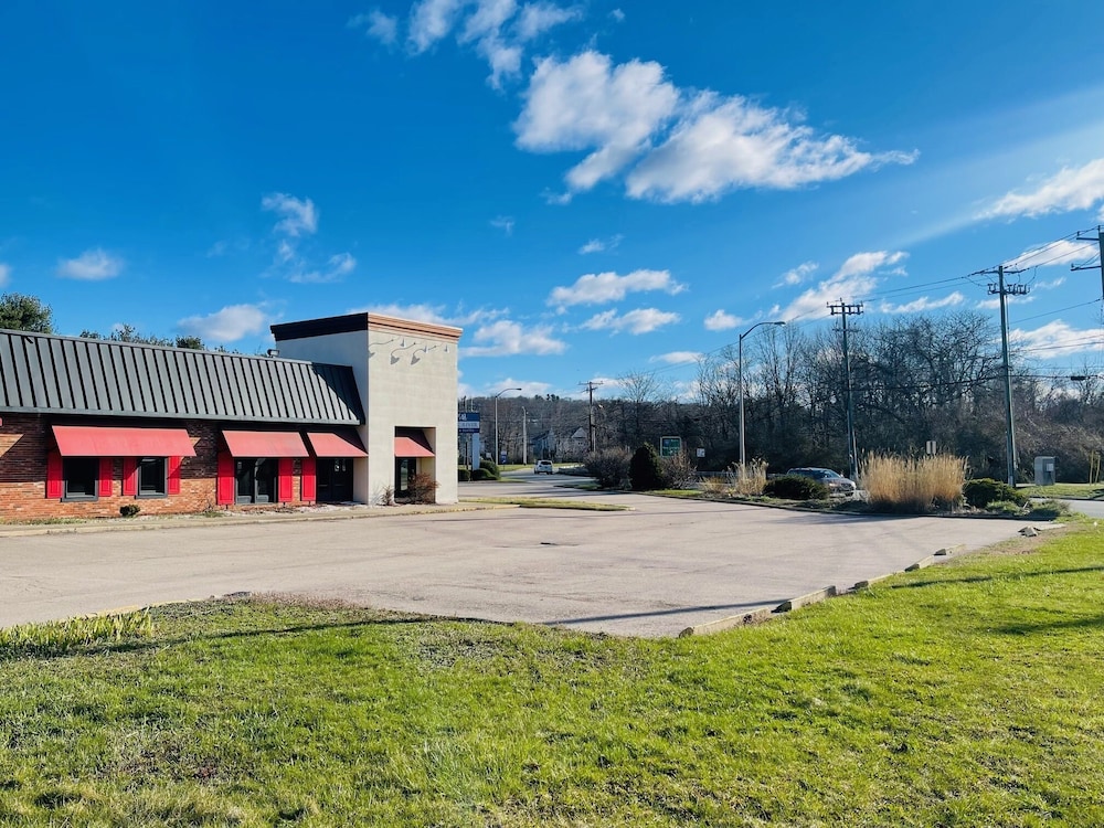 Mystic River Hotel & Suites 43/50