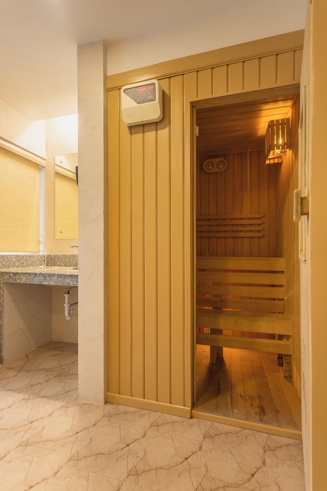 Hotel Crystal Pashupati 46/67