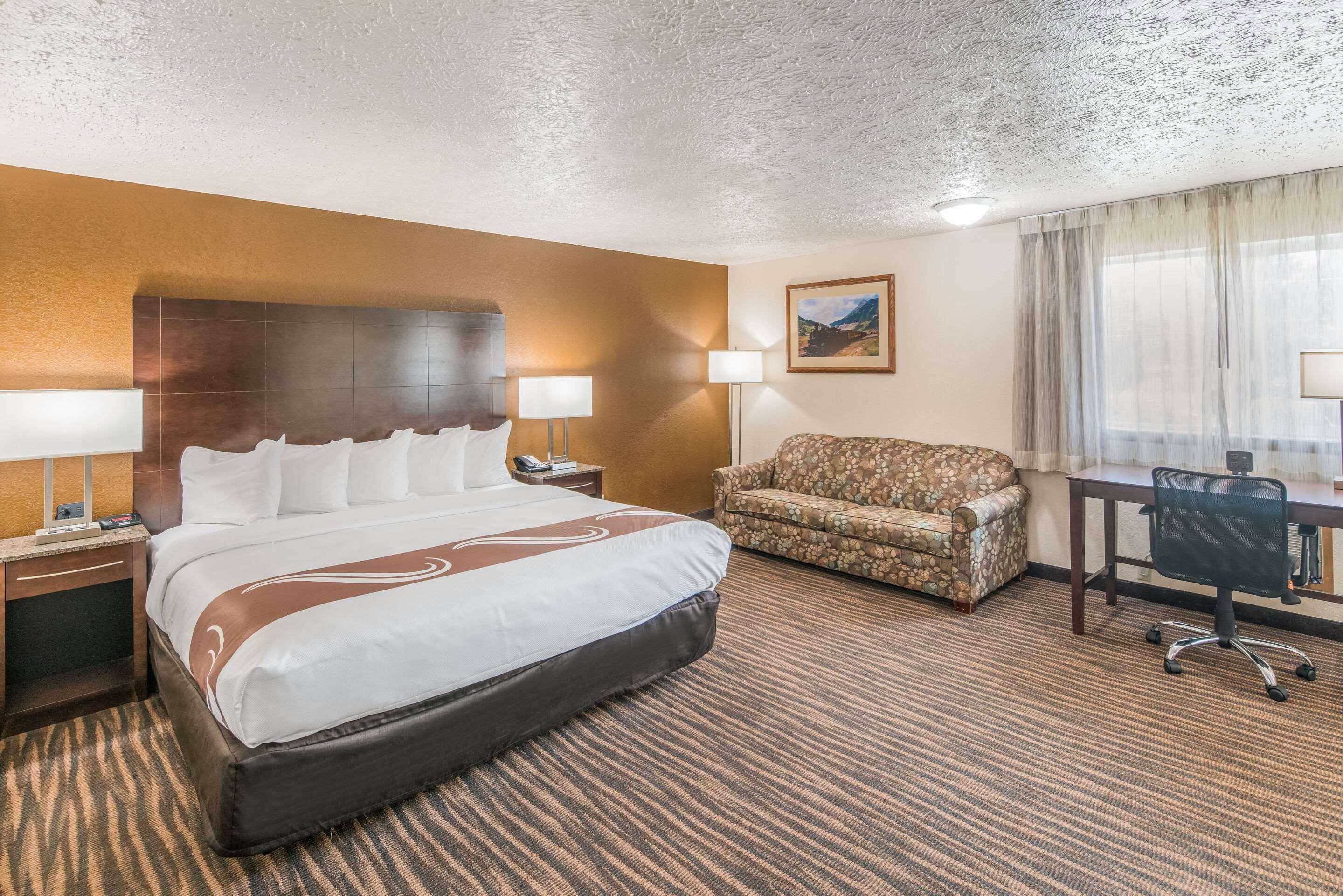 Efficiency, Suite, King Bed