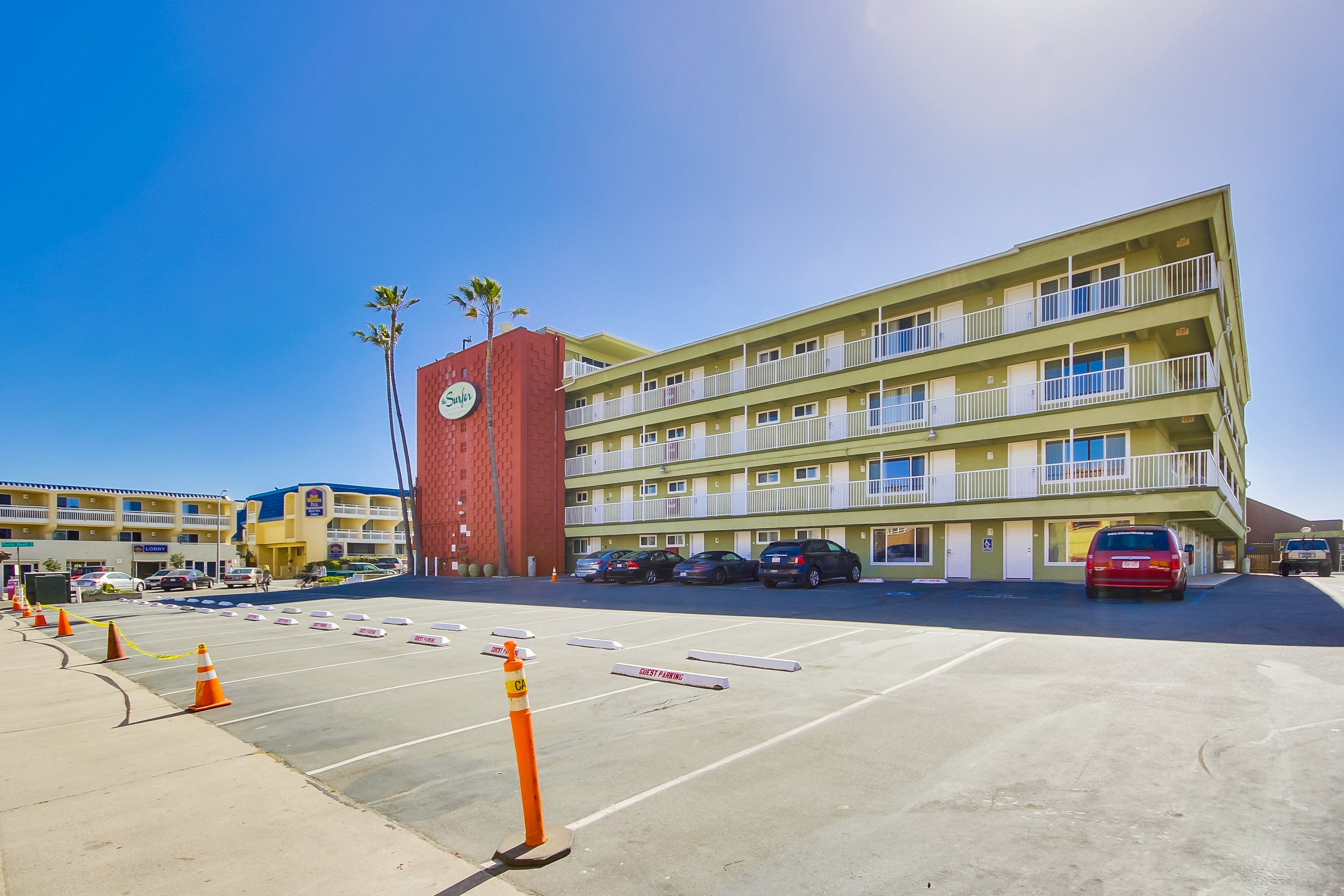 Surfer Beach Hotel 49/59
