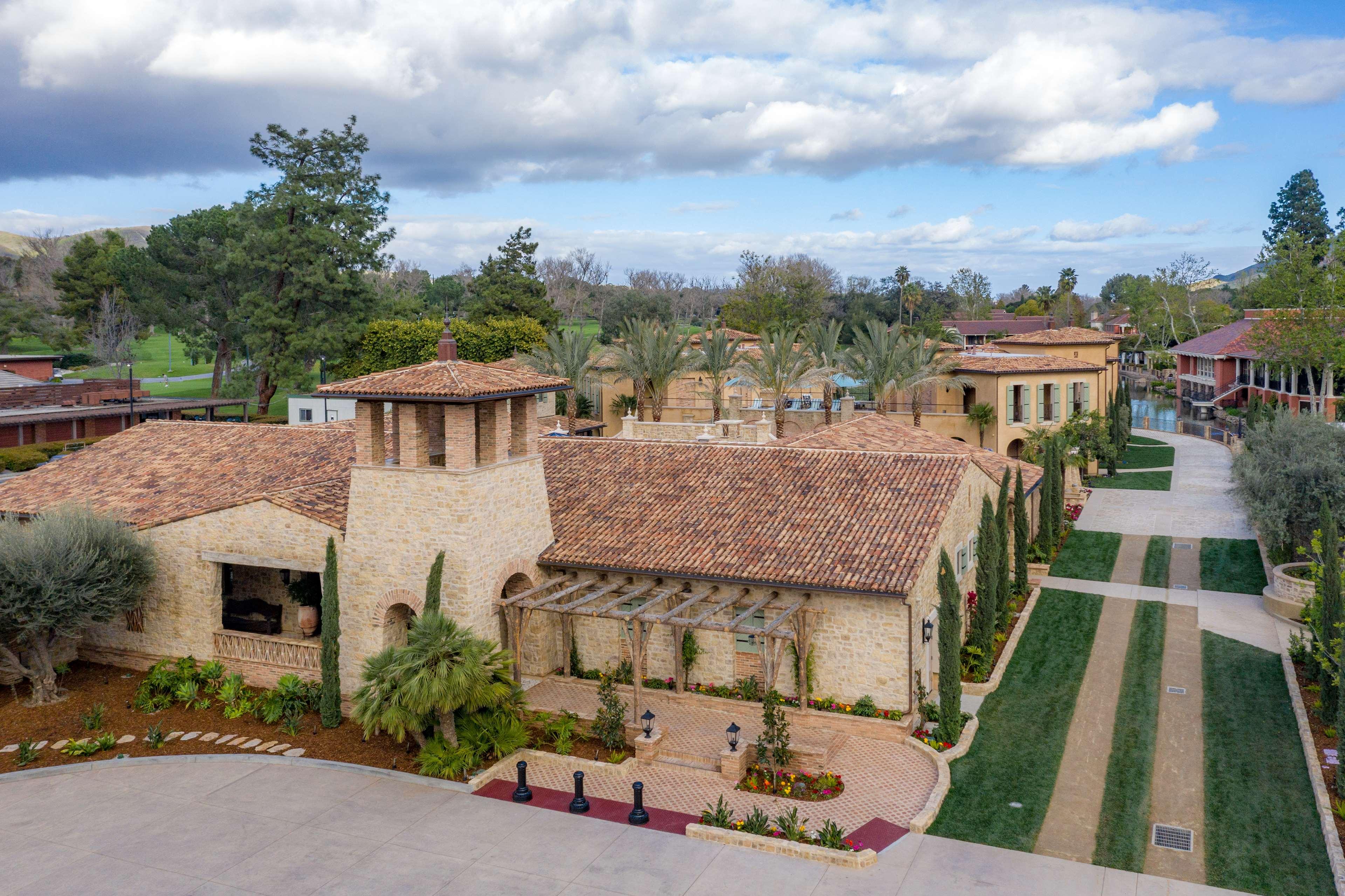 THE WESTLAKE VILLAGE INN 26/36