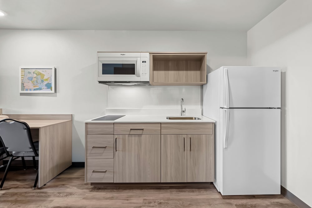 WoodSpring Suites Sumter near Shaw AFB 42/60