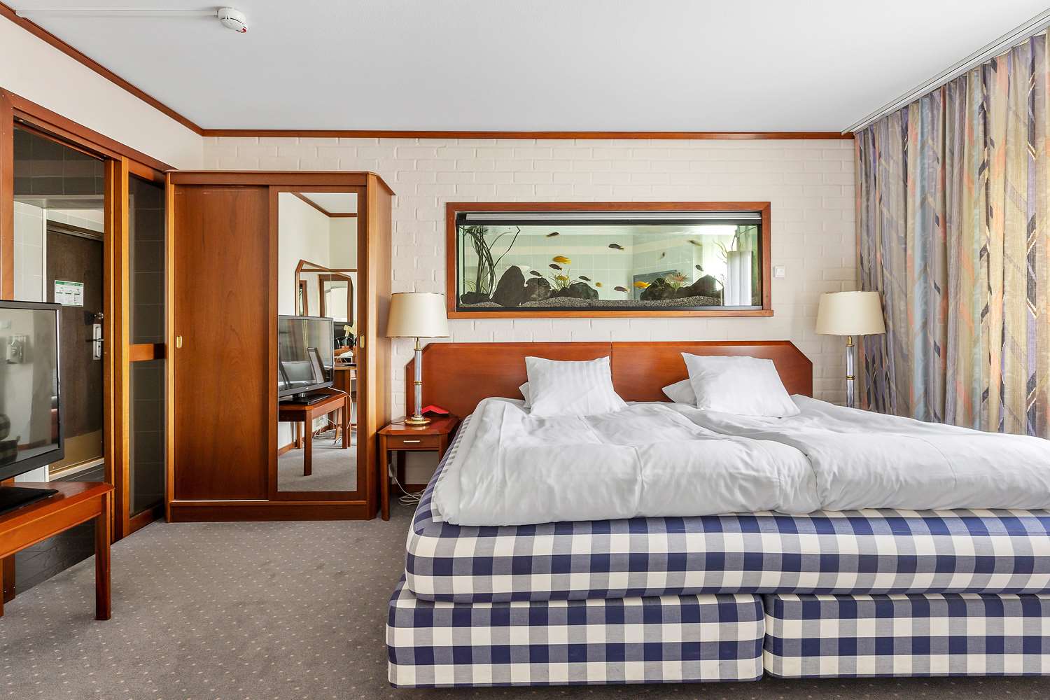 2 Rooms, Suite, Twin Beds, Sauna, Hot Tub