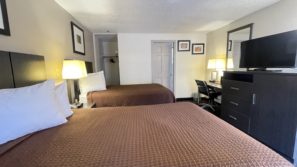 Whitney Inn & Suites 8/34