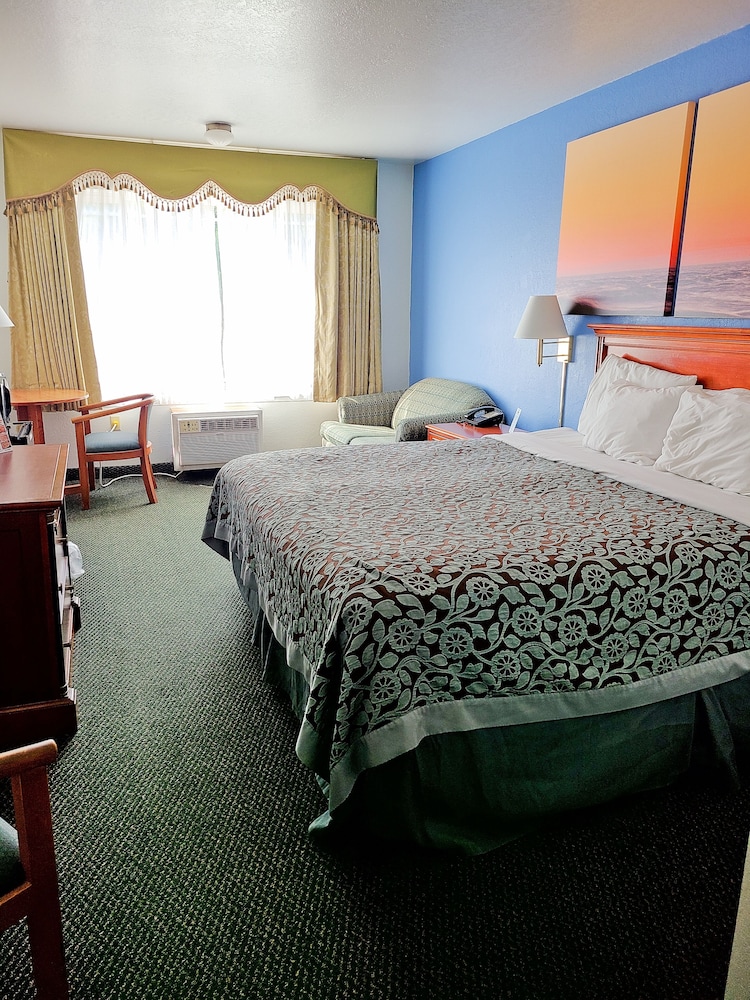 Days Inn By Wyndham Holland 19/35