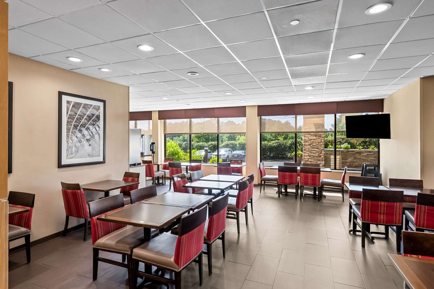 Comfort Inn and Suites Durham Near Duke University 30/44