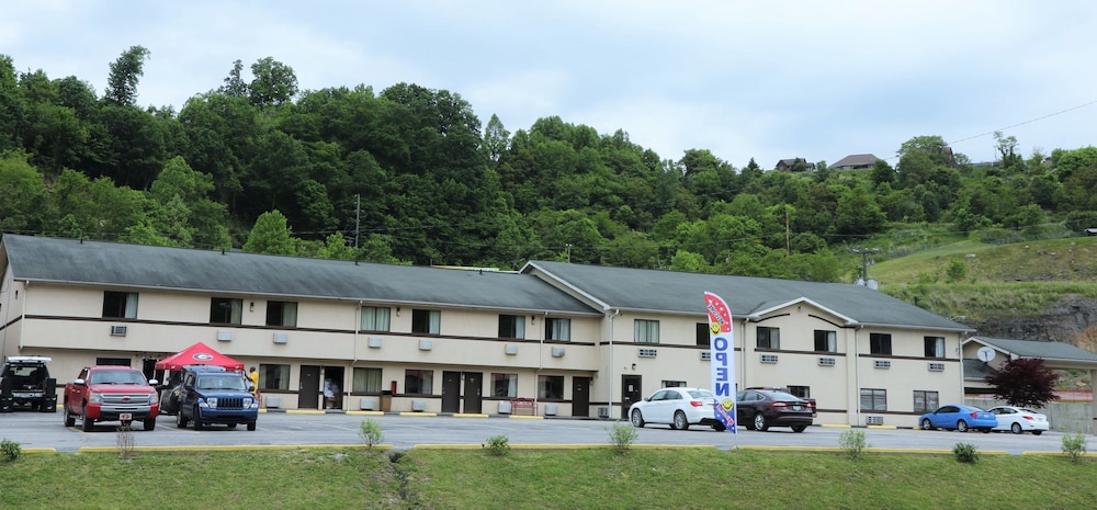 American Elite Inn 1/66