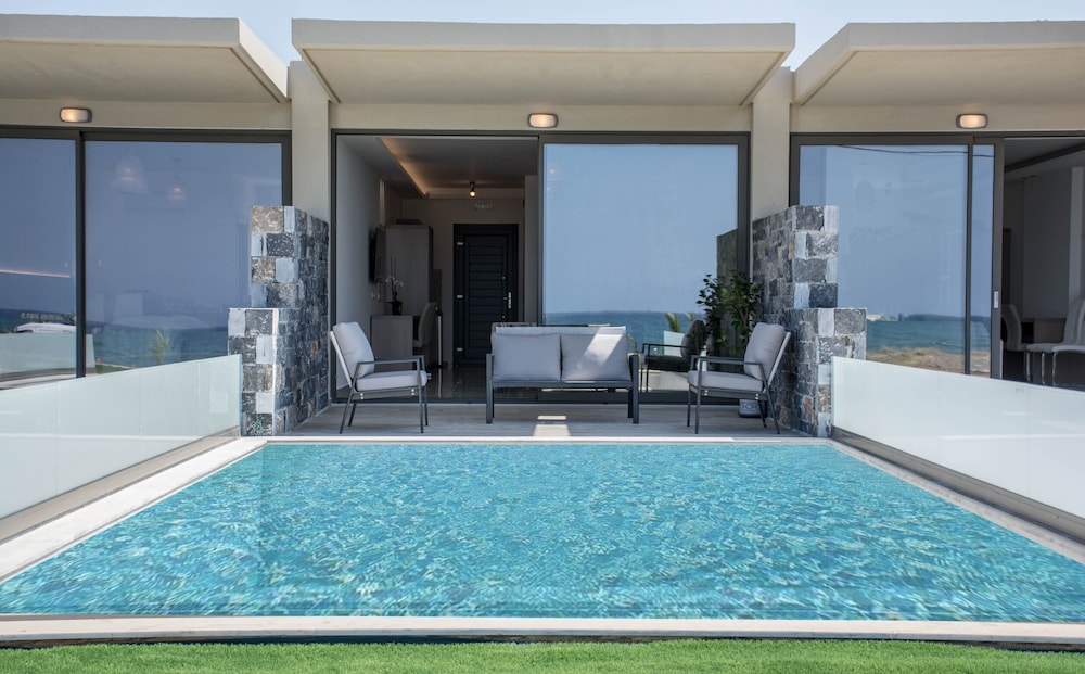 Ebenus Suites (Adults Only) by Checkin 24/41