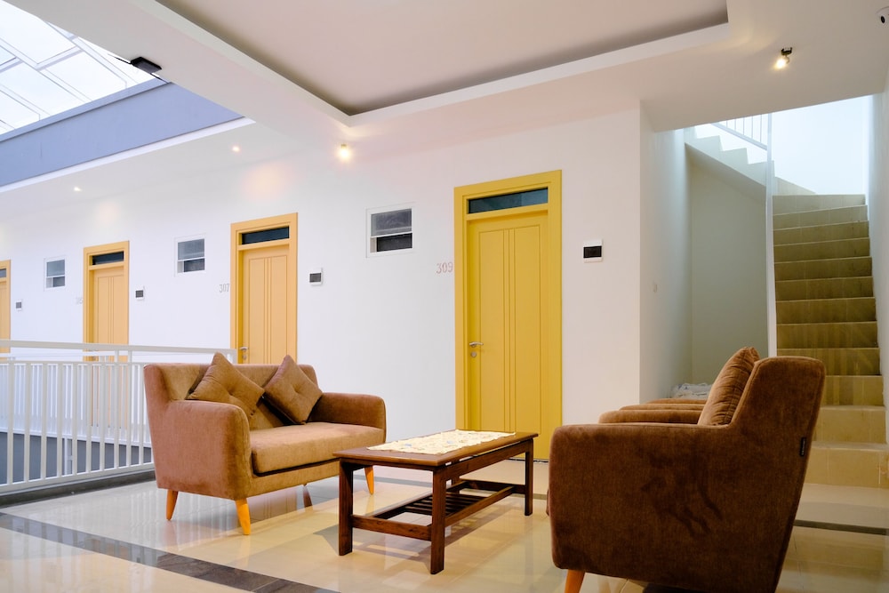 OYO 1665 Aurila Homestay Syariah 31/39