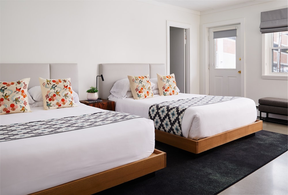 Bluebird Spa City Motor Lodge 11/51