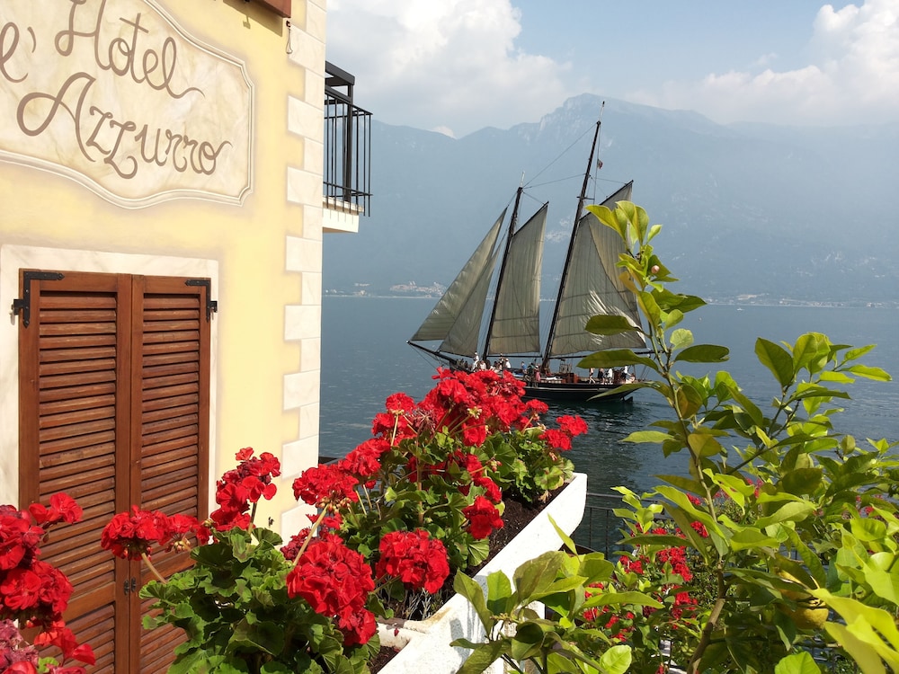 Hotel All Azzurro in LIMONE SUL GARDA