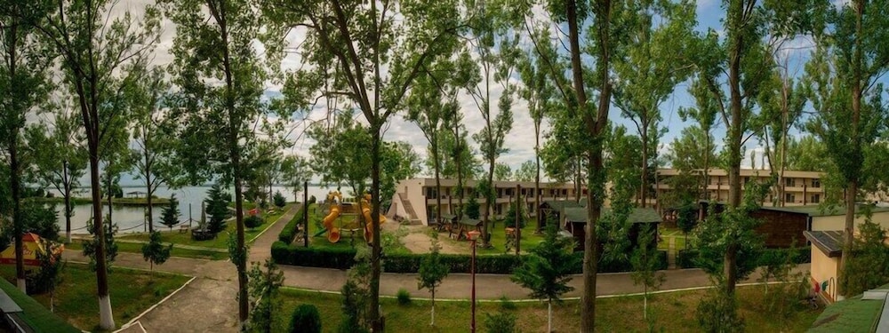 HOTEL VOILA 32/33