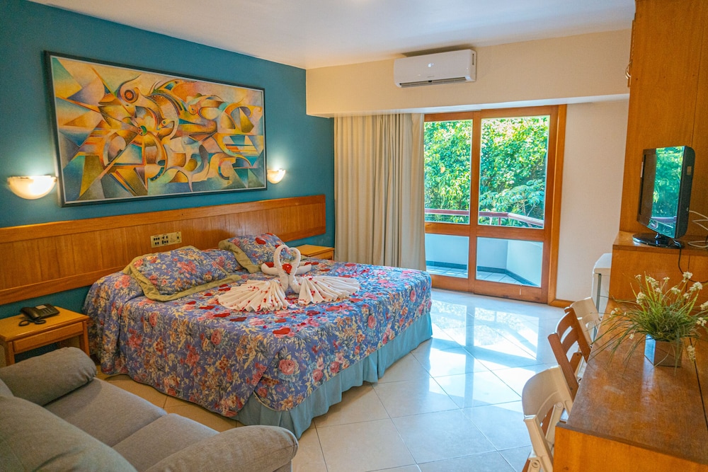 Porto Das Naus Praia Hotel 35/50