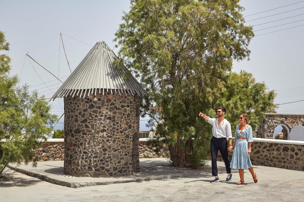 Mr And Mrs White Santorini 78/84