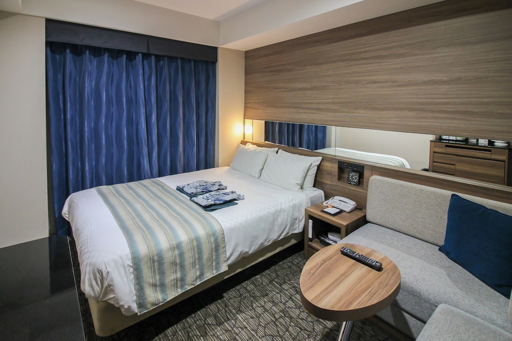 COMPACT, DOUBLE BED