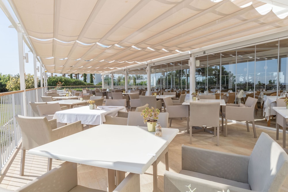 Hotel Santo Tomas - Es Migjorn Gran 36/50