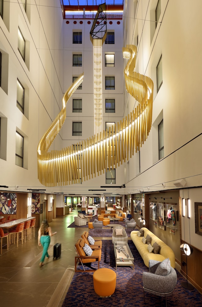 Hard Rock Hotel Madrid 71/81