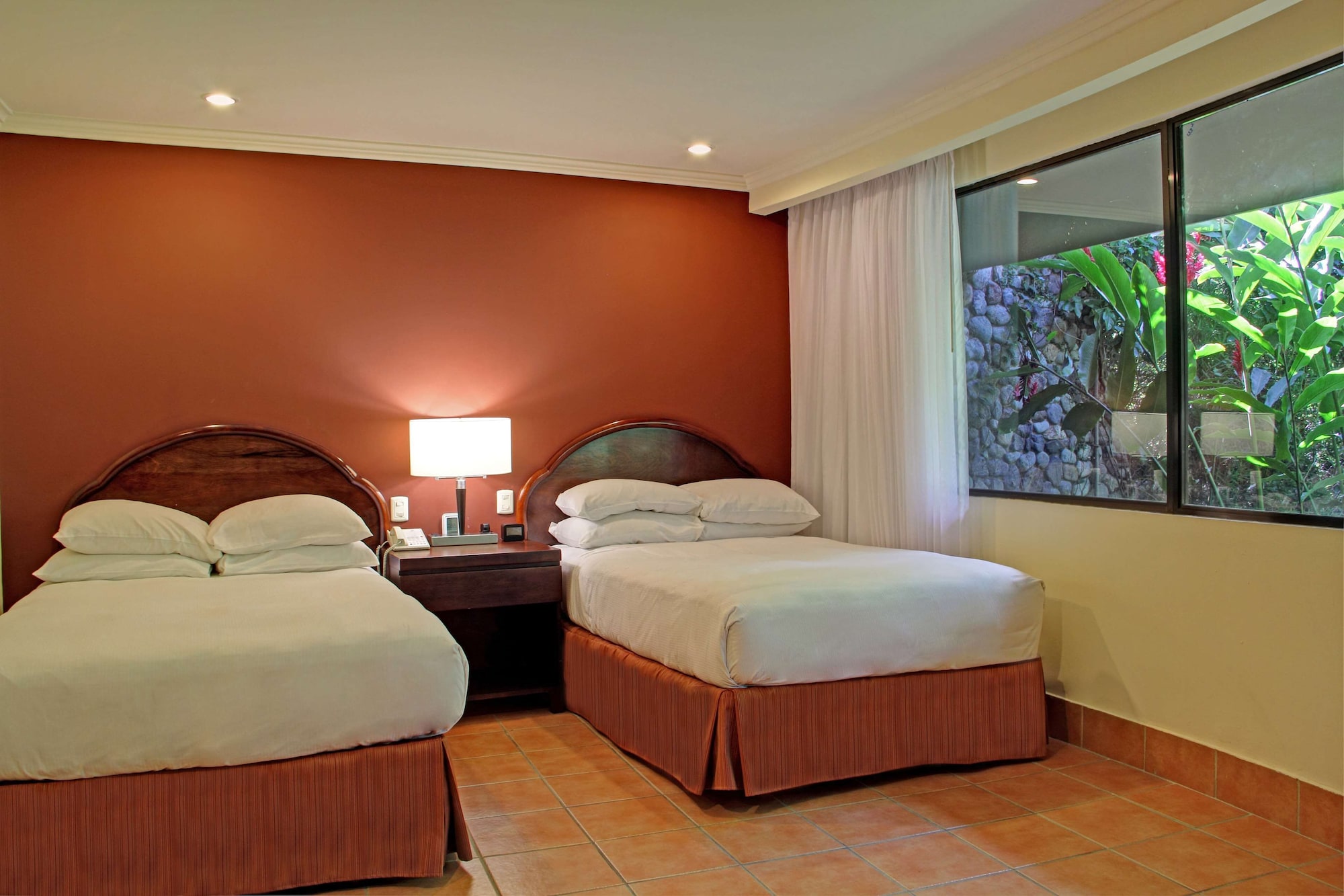 2 BEDROOMS, MASTER, SUITE, LOUNGE ACCESS