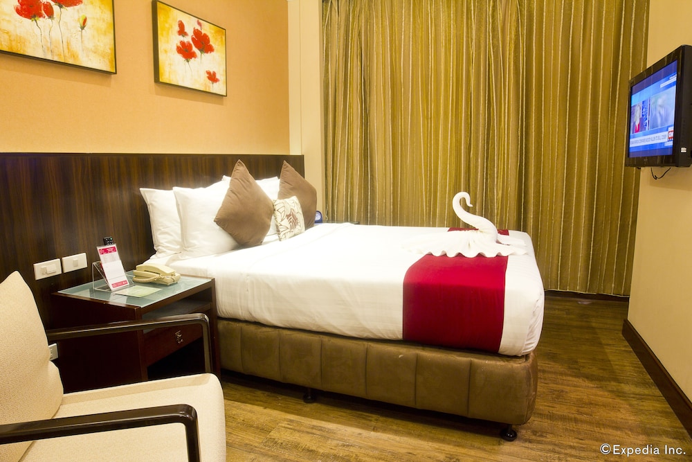 Room at Ramada by Wyndham Manila Central, MANILA