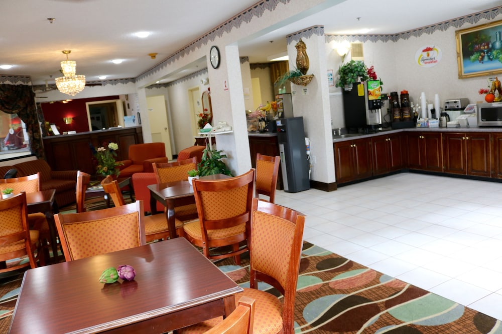 Super 8 by Wyndham Dublin 21/27