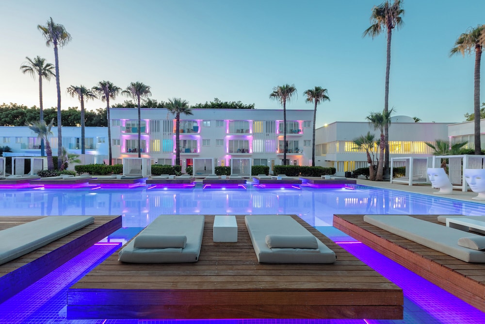 So White Club Resort 32/55