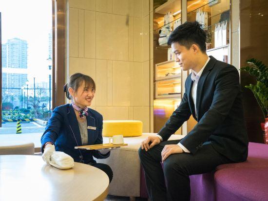 Li Feng Hotel (Wuhan Jinyinhu store) 10/49