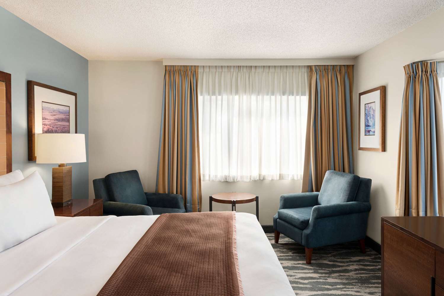 Travelodge by Wyndham Calgary South 9/63