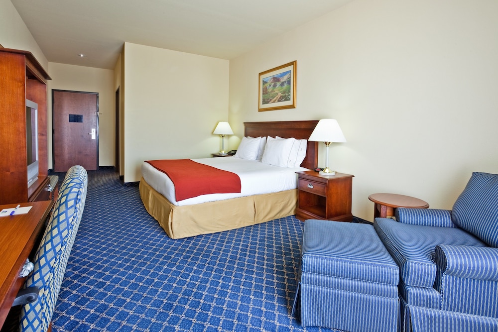 Holiday Inn Express Hotel Suites Paragould 34/60