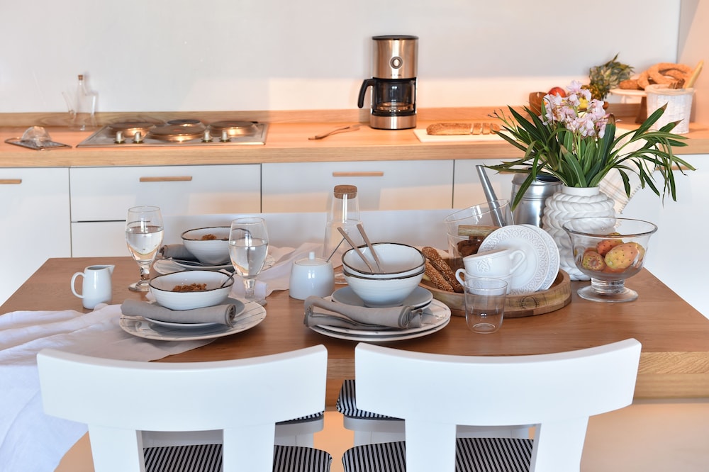 AMBASSADOR LUXURY VILLAS 26/50