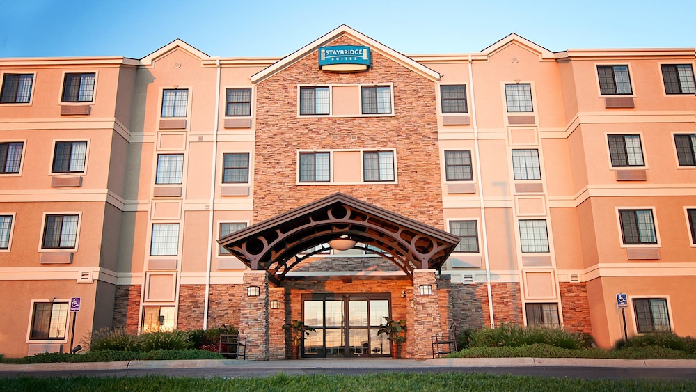 Staybridge Suites Wichita 1/79