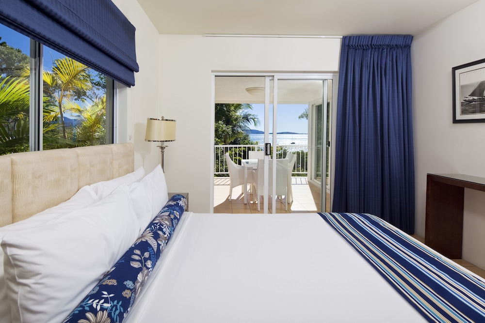 Coral Sea Marina Resort 38/87