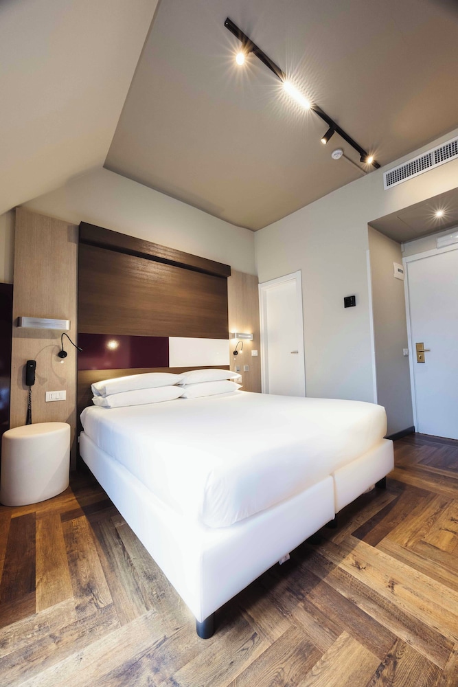 STANDARD, DOUBLE OR TWIN BED