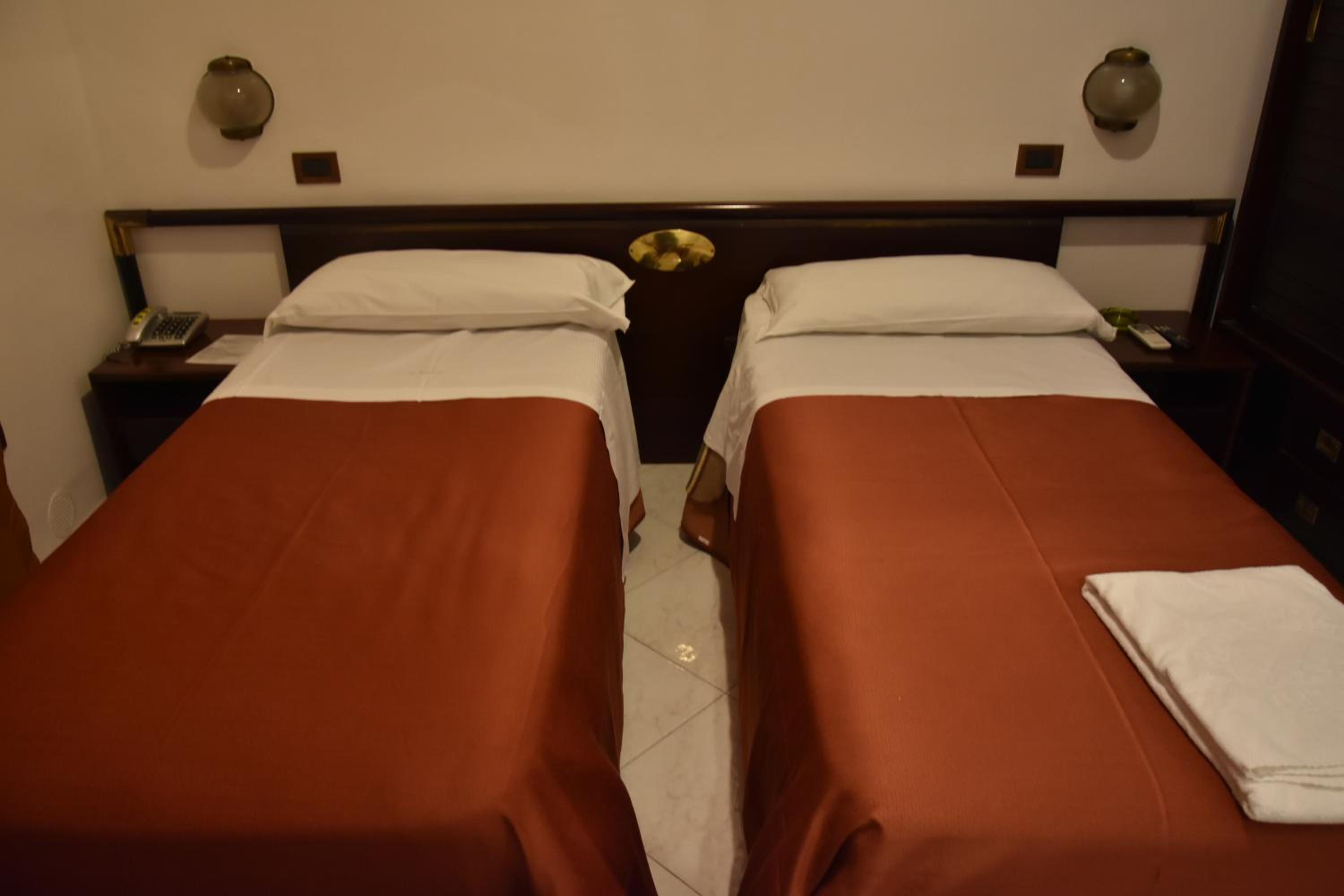 Room, Single