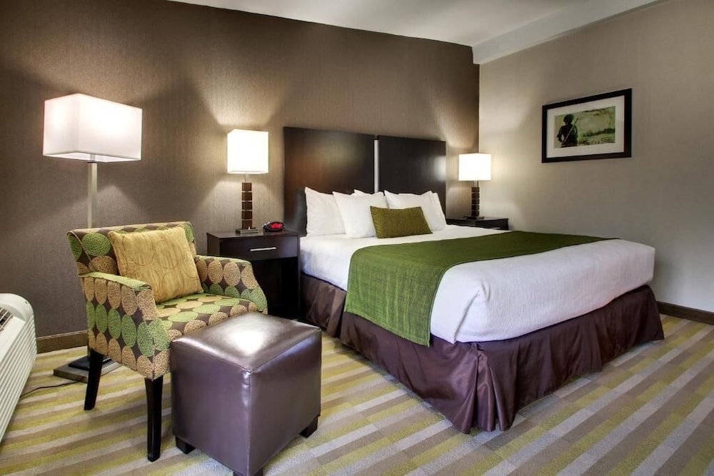 Historic Concord Suites 16/50