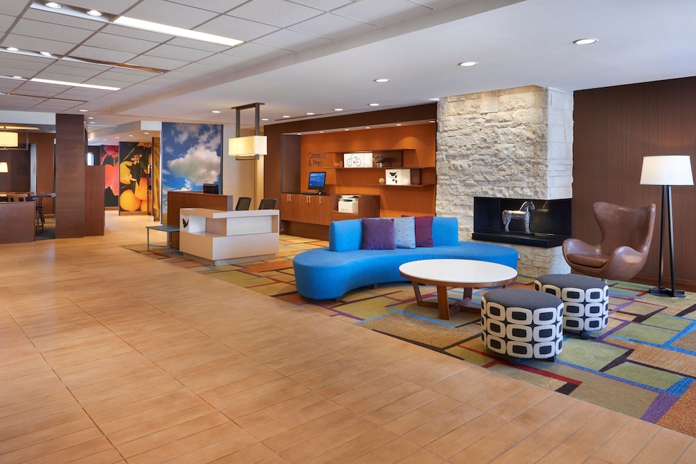 Fairfield Inn and Suites Barrie 4/28