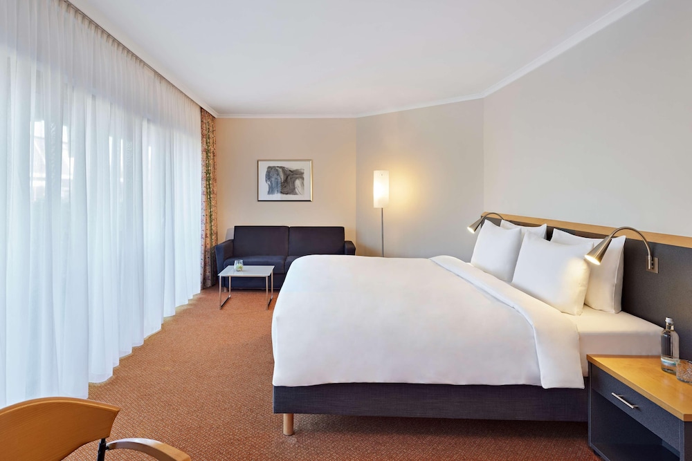 Studio, Double Bed, 2 Bathrooms, Living Area