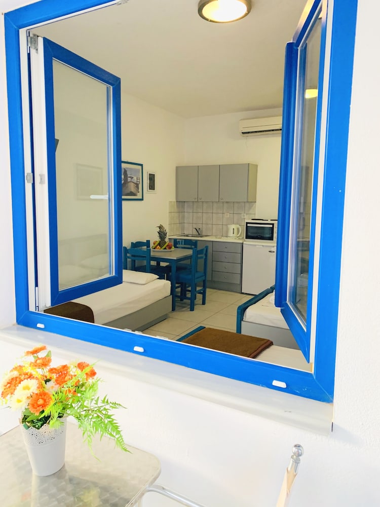 Kassavetis Center Hotel Studios and Apartments 39/61