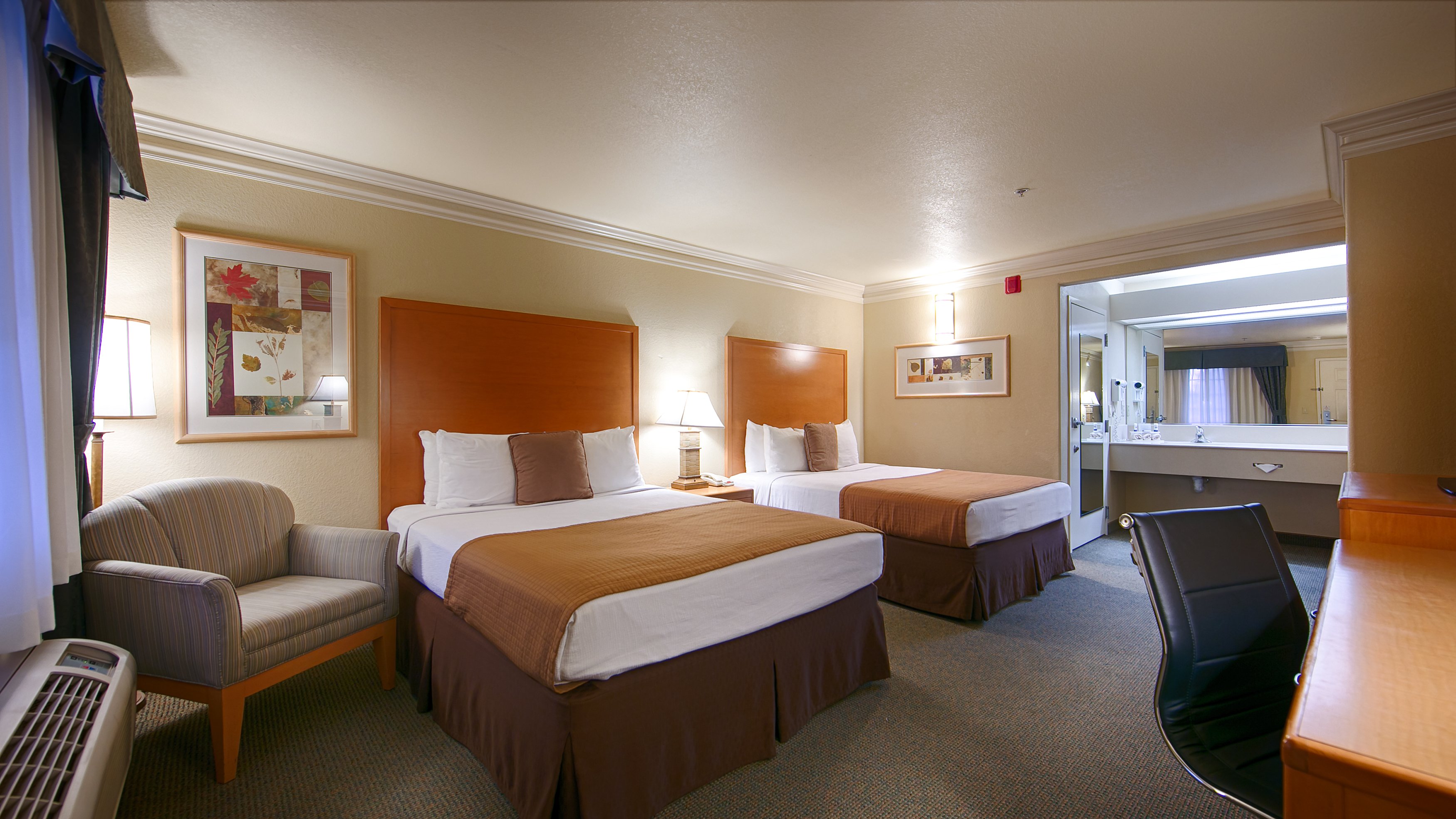 Best Western Inn & Suites Lemoore 12/36