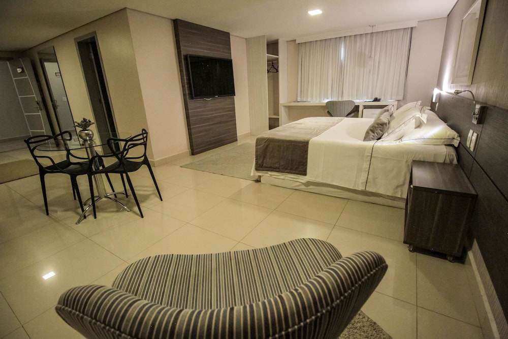 Oscar Hotel Executive 9/44