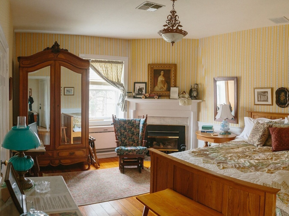 Cave Hill Farm Bed and Breakfast 35/50