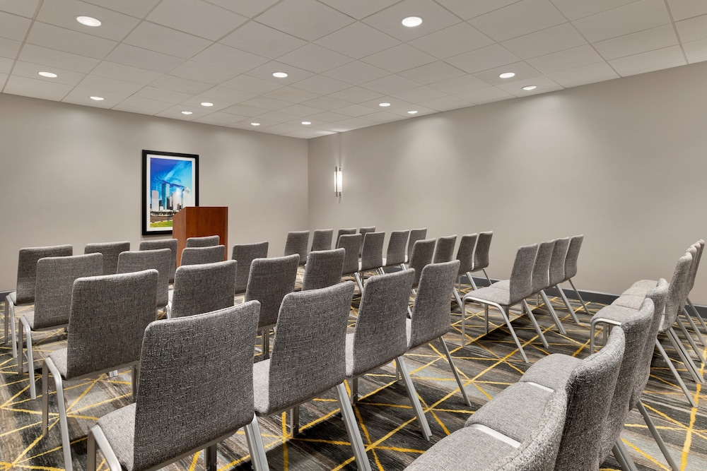 Holiday Inn Houston Intercontinental Airport 44/50